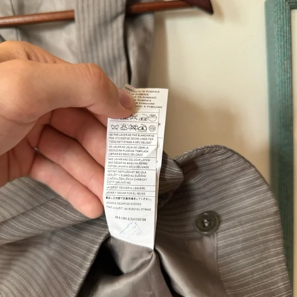 Sisley grey cinched round collar button-up pinstriped vest - Picture 7 of 7